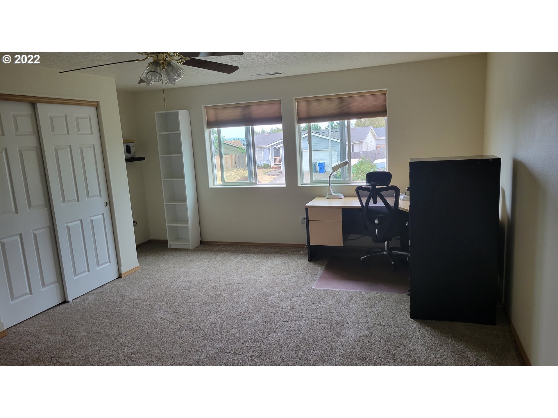 816 Southeast Darrow Road Estacada, OR 97023 - Photo 18 of 29 a room with furniture and windows