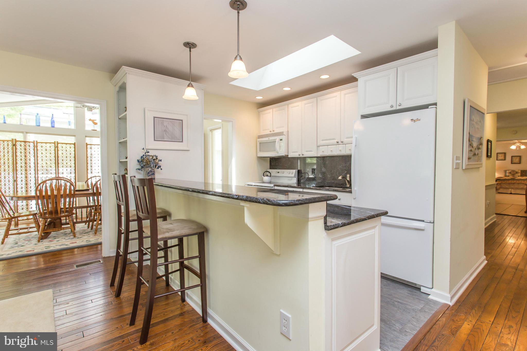 113 Greenspring Road Locust Grove, VA 22508 - Photo 9 of 30 Breakfast bar for the entertainers delight!