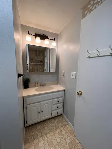 $65,000 | 814 North Poplar Street, Eureka, KS 67045