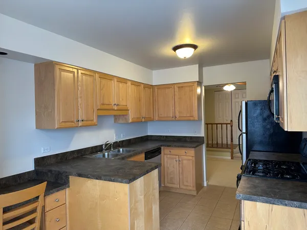 $2,250 | 1310 Cromwell Court, Unit 1310, Vernon Hills, IL 60061