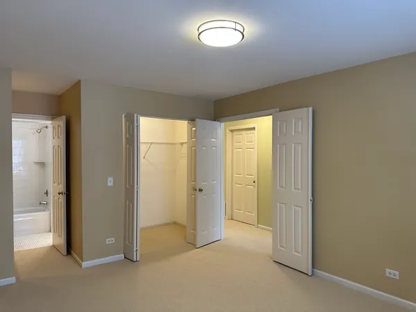 $2,250 | 1310 Cromwell Court, Unit 1310, Vernon Hills, IL 60061