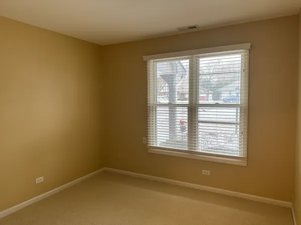 $2,250 | 1310 Cromwell Court, Unit 1310, Vernon Hills, IL 60061