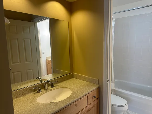 $2,250 | 1310 Cromwell Court, Unit 1310, Vernon Hills, IL 60061