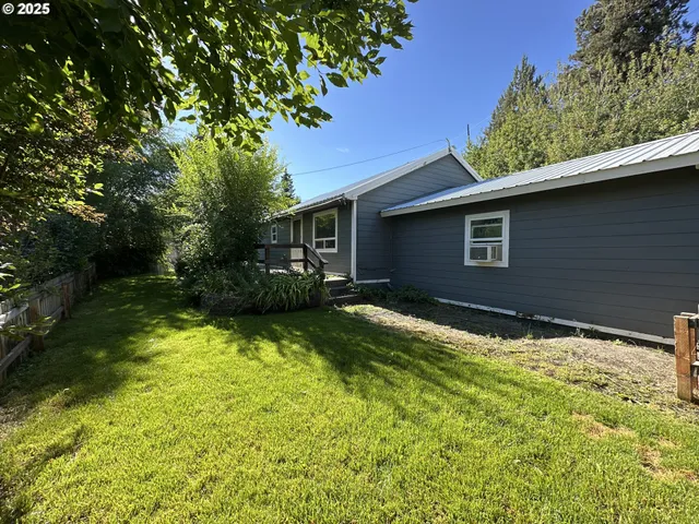 $229,000 | 748 East Main Street, John Day, OR 97845