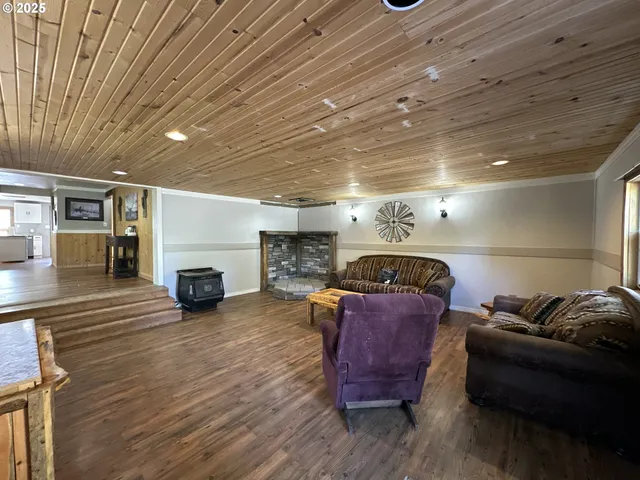 $229,000 | 748 East Main Street, John Day, OR 97845