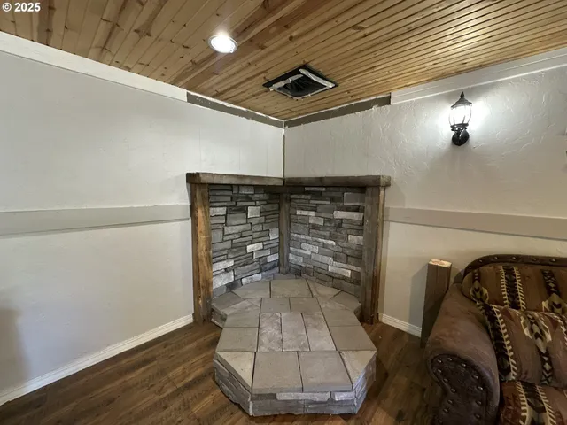 $229,000 | 748 East Main Street, John Day, OR 97845