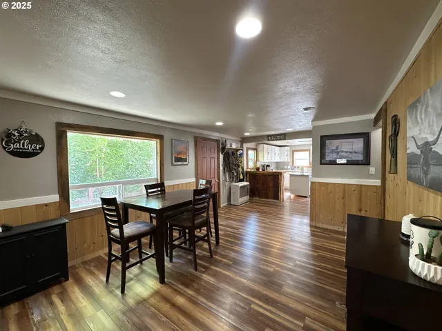 $229,000 | 748 East Main Street, John Day, OR 97845