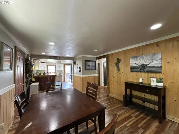 $220,000 | 748 East Main Street, John Day, OR 97845