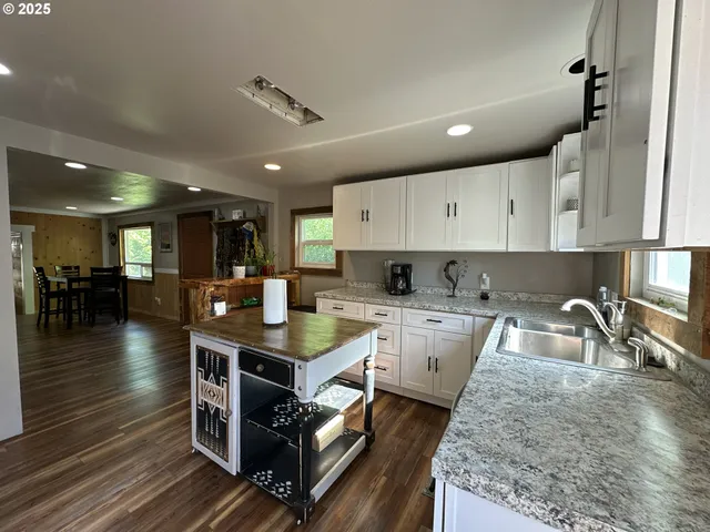 $229,000 | 748 East Main Street, John Day, OR 97845