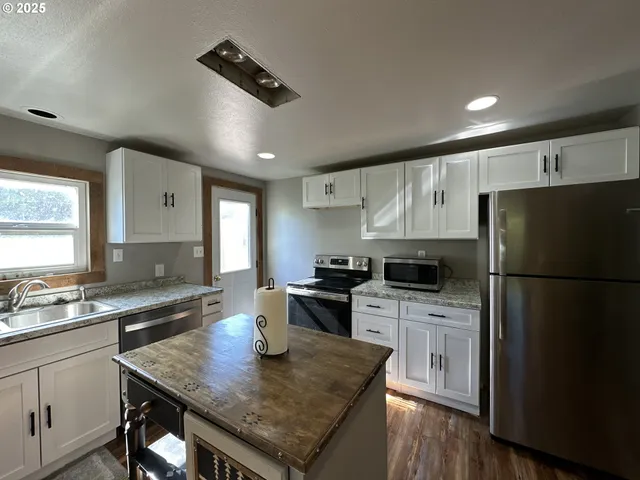 $229,000 | 748 East Main Street, John Day, OR 97845