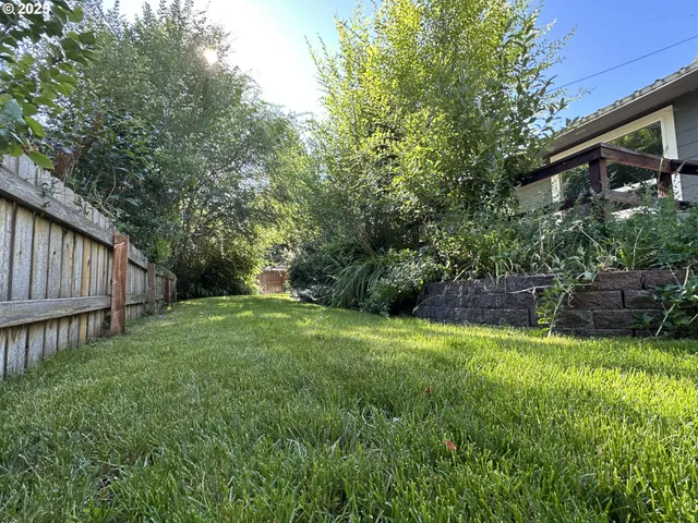 $229,000 | 748 East Main Street, John Day, OR 97845