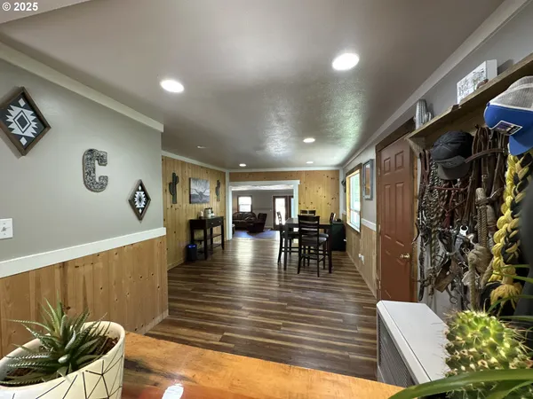 $220,000 | 748 East Main Street, John Day, OR 97845