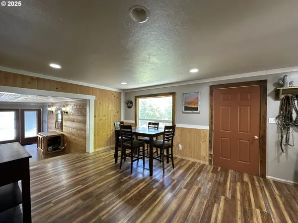 $220,000 | 748 East Main Street, John Day, OR 97845