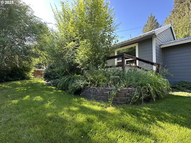 $229,000 | 748 East Main Street, John Day, OR 97845