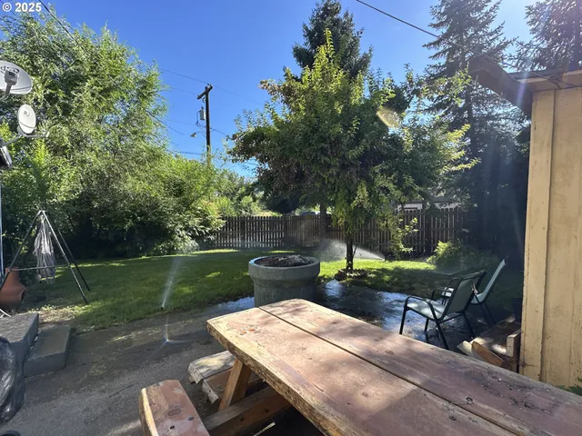 $229,000 | 748 East Main Street, John Day, OR 97845