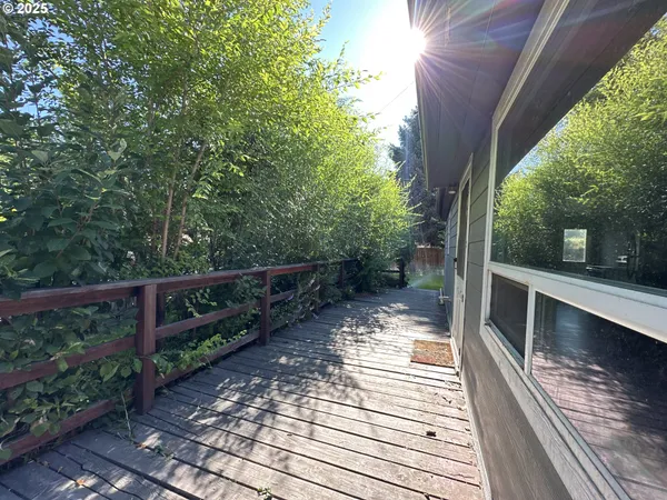 $220,000 | 748 East Main Street, John Day, OR 97845