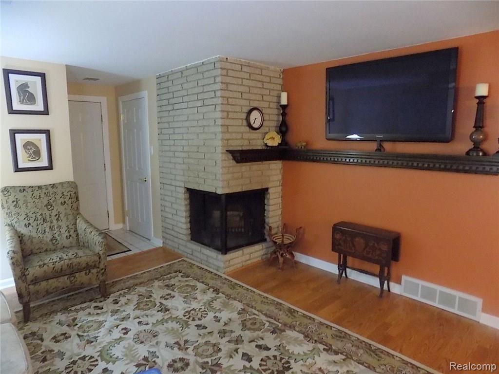 32352 Hearthstone Road Farmington Hills, MI 48334 - Photo 6 of 31