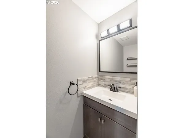 $579,900 | 14574 Southeast Lone Pine Drive, Clackamas, OR 97015