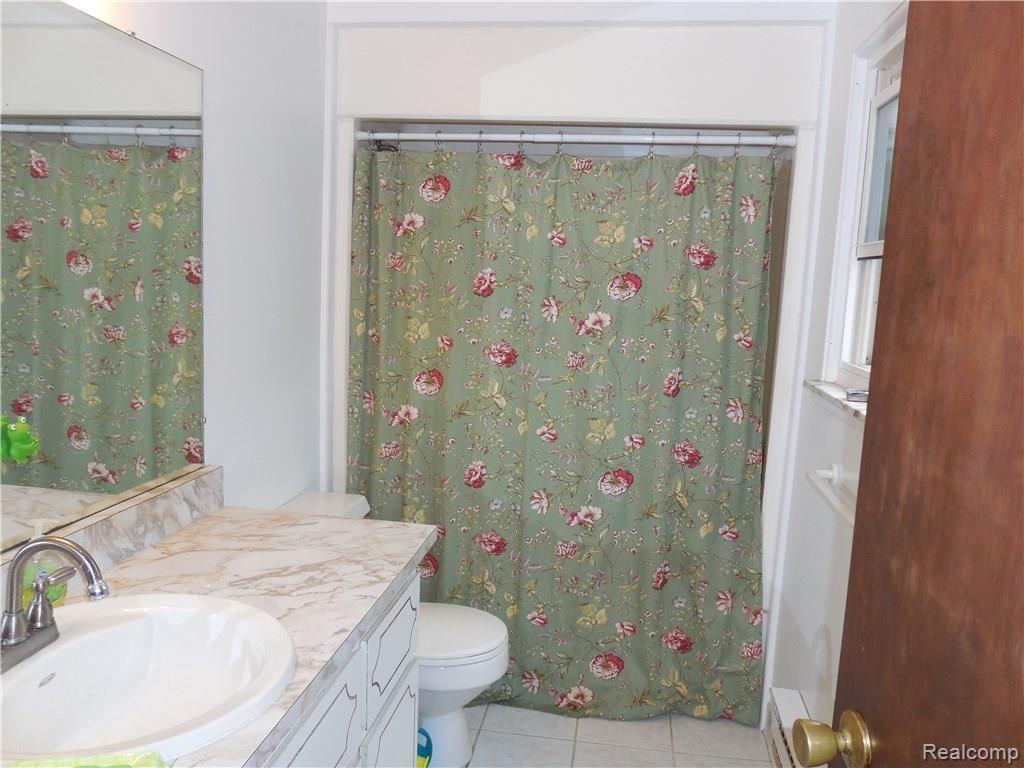5534 Cuthbert Road White Lake, MI 48386 - Photo 8 of 28 5534 Cuthbert 045.JPG