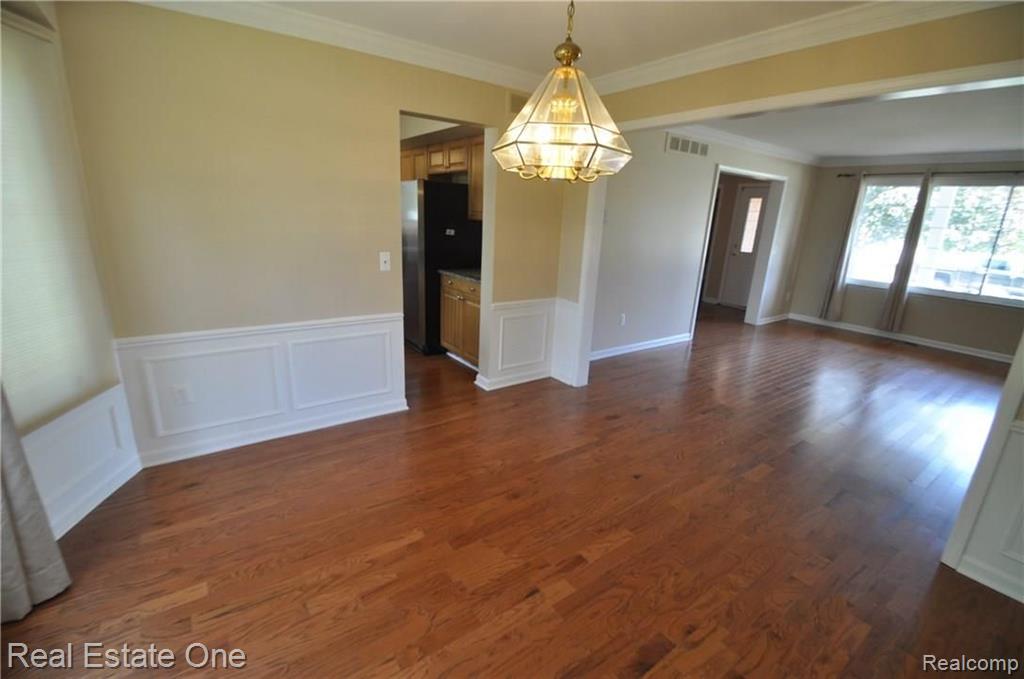870 Dahlia Lane Rochester Hills, MI 48307 - Photo 10 of 35