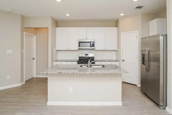 $1,840 | 1252 Treehouse Lane, New Braunfels, TX 78130