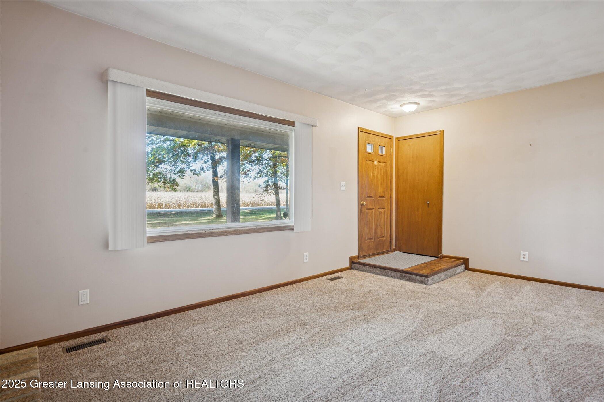 1339 Flanders Road Charlotte, MI 48813 - Photo 11 of 48 11-1339-Flanders-Rd-Charlotte-MI-48813-W