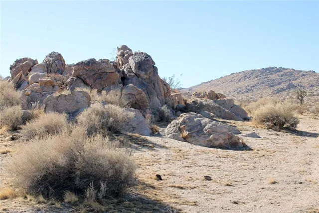 $24,900 | 20999 Bella Vista Drive, Adelanto, CA 92301