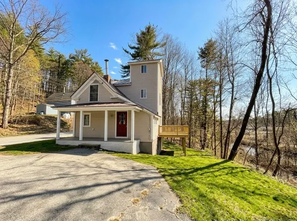 $300,000 | 27 Granite Street, Peterborough, NH 03458