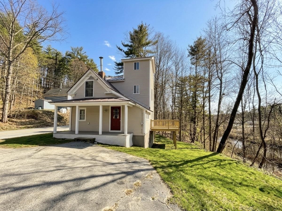 27 Granite Street Peterborough, NH 03458 - Photo 2 of 9