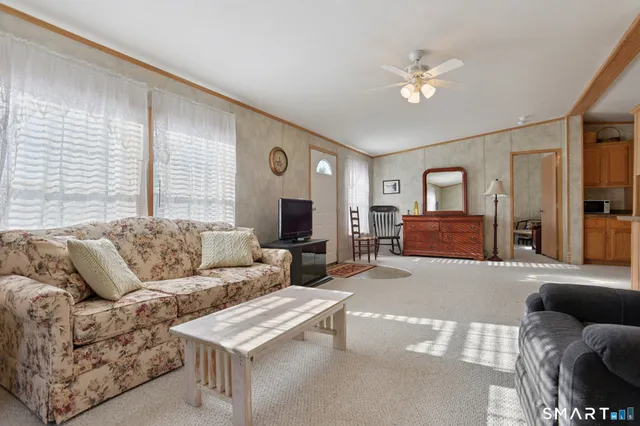 $144,900 | 6 Evergreen Drive, Clinton, CT 06413