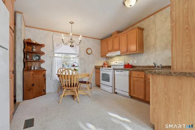 $144,900 | 6 Evergreen Drive, Clinton, CT 06413