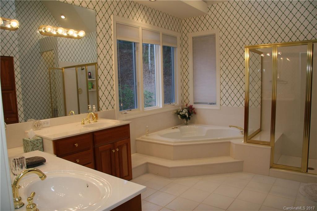 21 Old Still Road, Unit 17 Sapphire, NC 28774 - Photo 14 of 24 Gallery Image 14