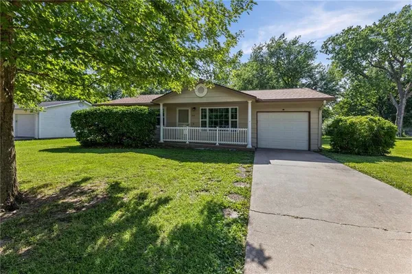 $110,000 | 414 Kansas Drive, Iola, KS 66749