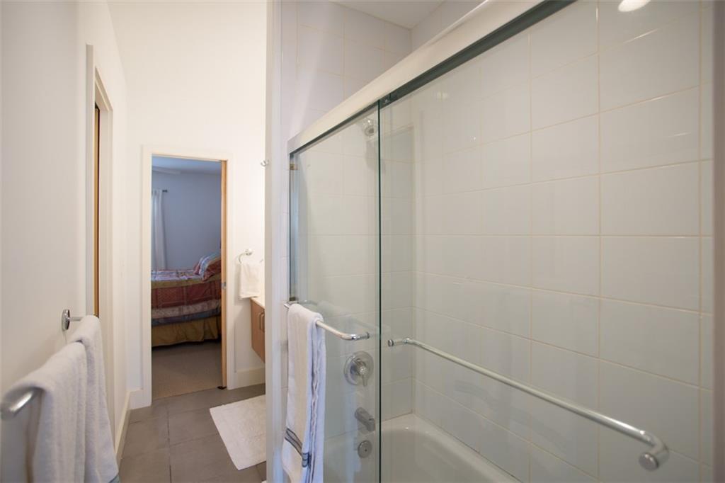 2923 Gillham Road, Unit 2 Kansas City, MO 64108 - Photo 26 of 42