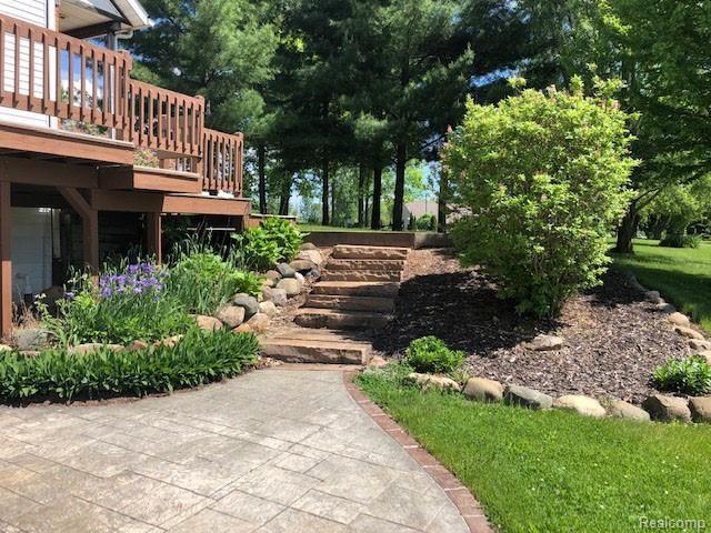 6433 Sharpe Road Fowlerville, MI 48836 - Photo 11 of 44