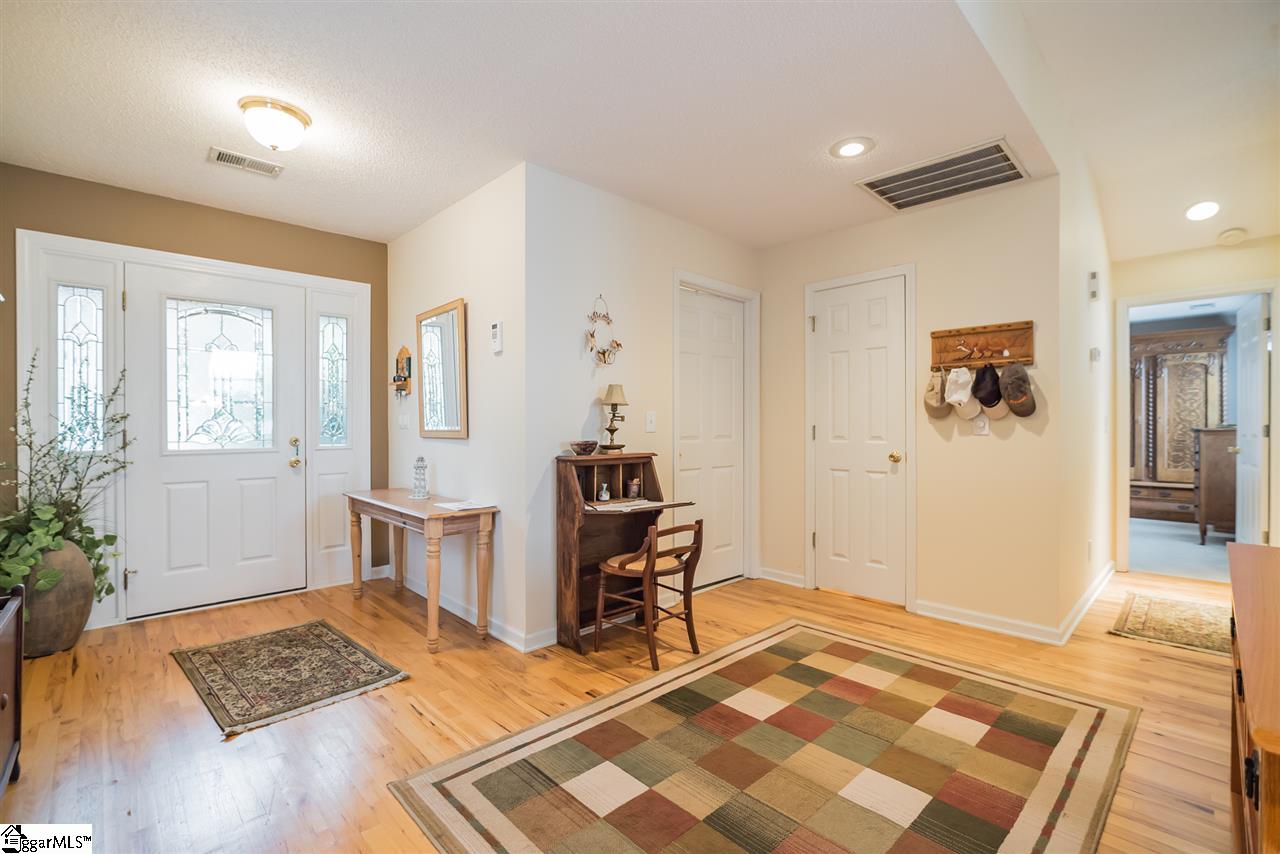 215 Riverlake Road Fair Play, SC 29643 - Photo 2 of 33 Gallery Image 2
