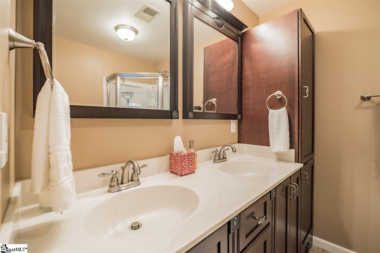 215 Riverlake Road Fair Play, SC 29643 - Photo 3 of 33 Gallery Image 3