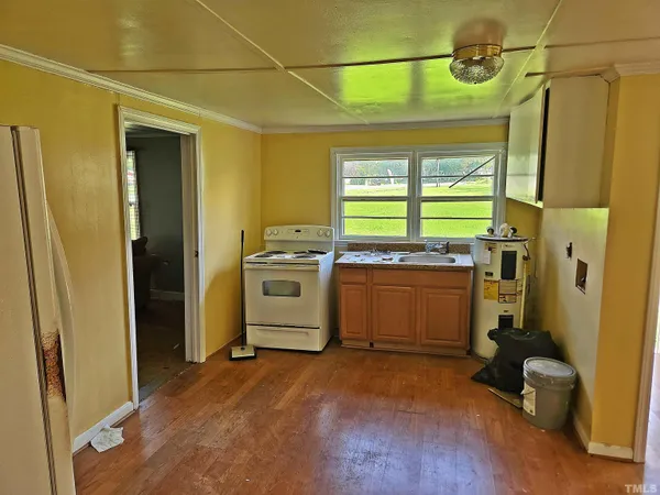 a view of a storage & utility room