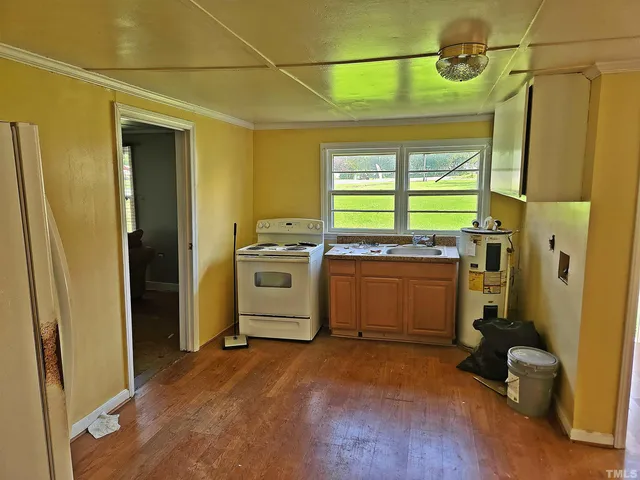 a view of a storage & utility room