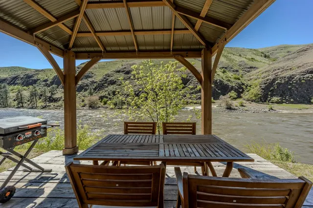 $2,675,000 | 13709 Highway 95, White Bird, ID 83554