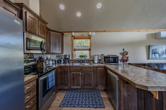 $2,675,000 | 13709 Highway 95, White Bird, ID 83554