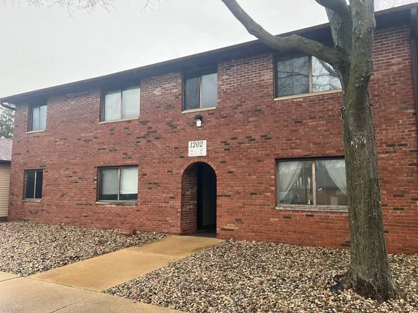 $99,900 | 1202 Dean Drive, Unit 5, Urbana, IL 61802