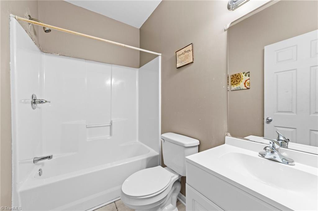 2405 Freeman Mill Road Greensboro, NC 27406 - Photo 19 of 33 Gallery Image 19