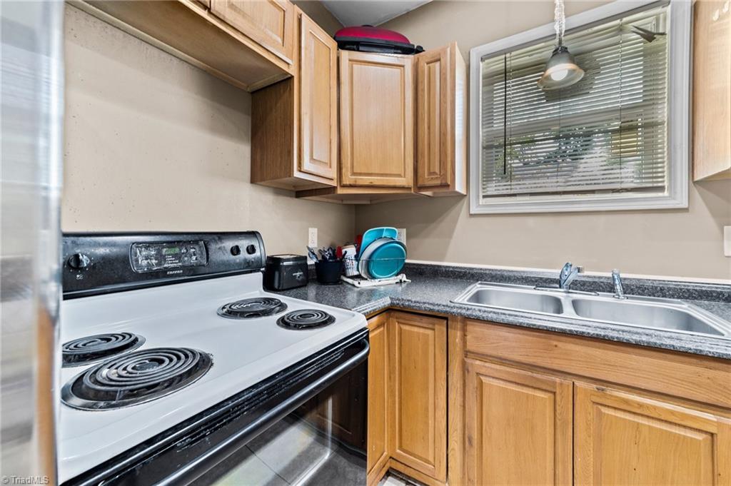2405 Freeman Mill Road Greensboro, NC 27406 - Photo 22 of 33 Gallery Image 22