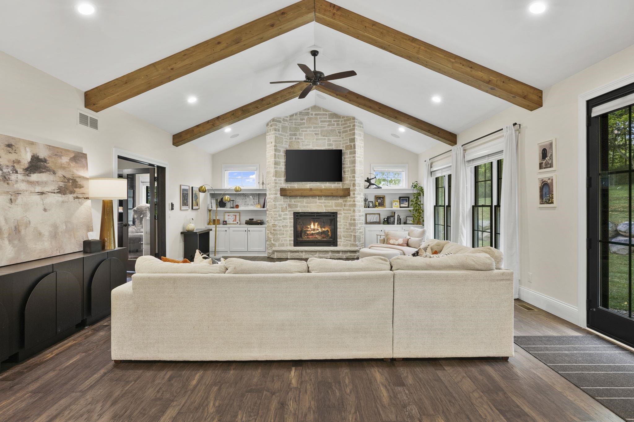 2257 Dyreson Road McFarland, WI 53558 - Photo 10 of 85