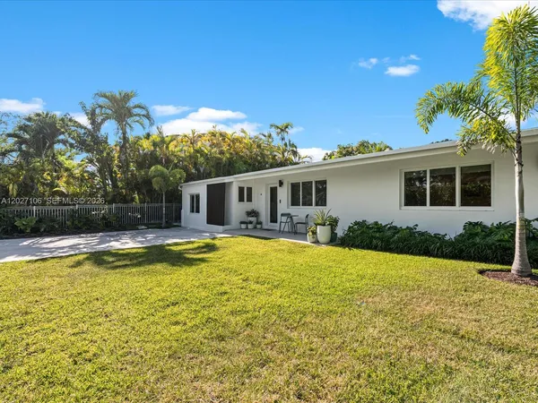 $14,995 | 1945 Alamanda Drive, North Miami, FL 33181