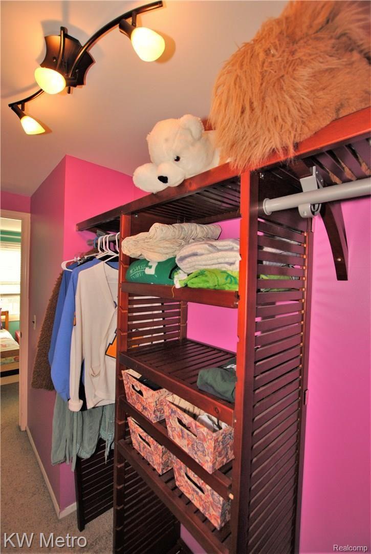 3503 Crooks Road Royal Oak, MI 48073 - Photo 21 of 40 Bedroom 1 Walk In Closet