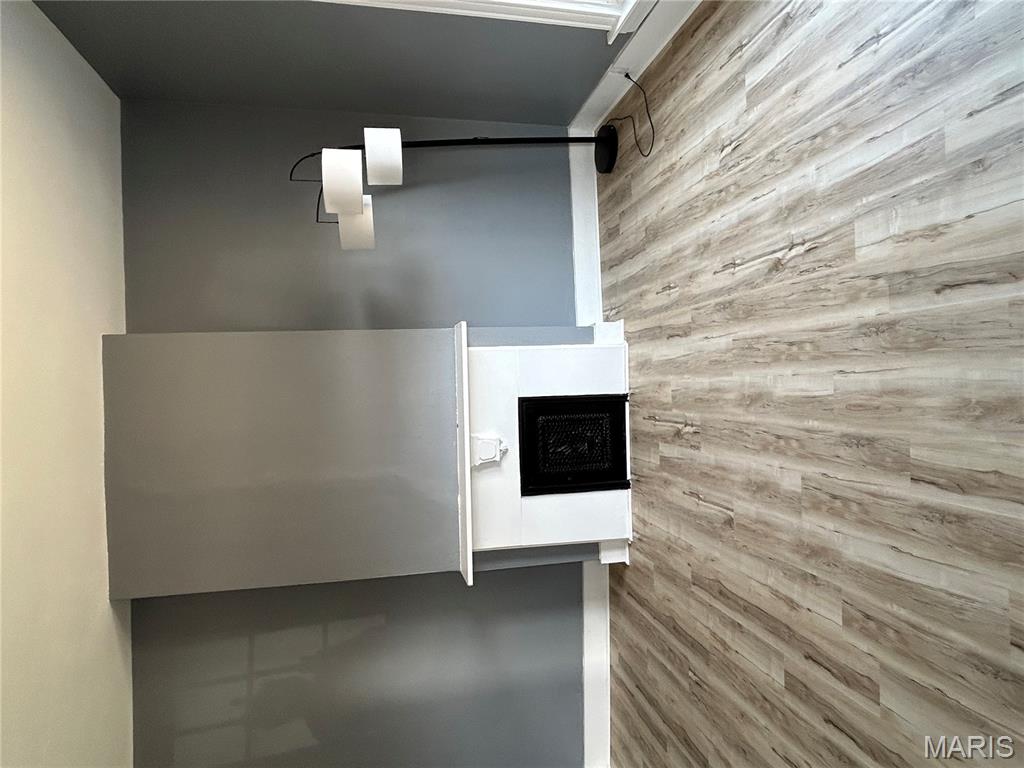 809 North Florissant Road Ferguson, MO 63135 - Photo 8 of 22