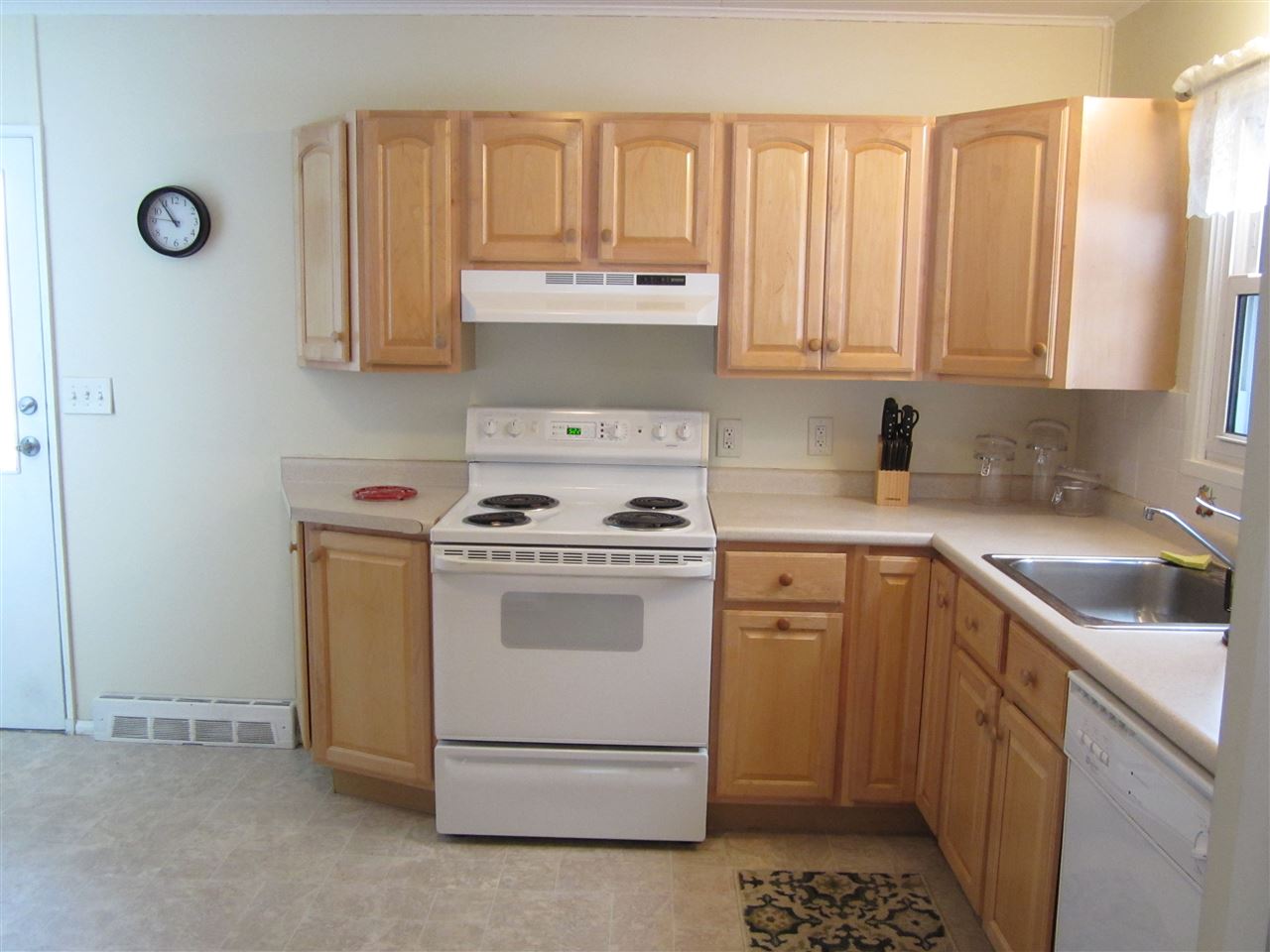 24 Rundlett Street Concord, NH 03301 - Photo 8 of 16 Gallery Image 8