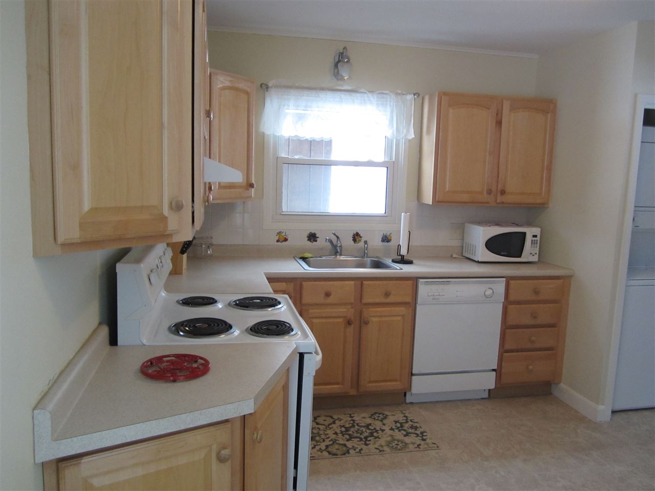 24 Rundlett Street Concord, NH 03301 - Photo 9 of 16 Gallery Image 9